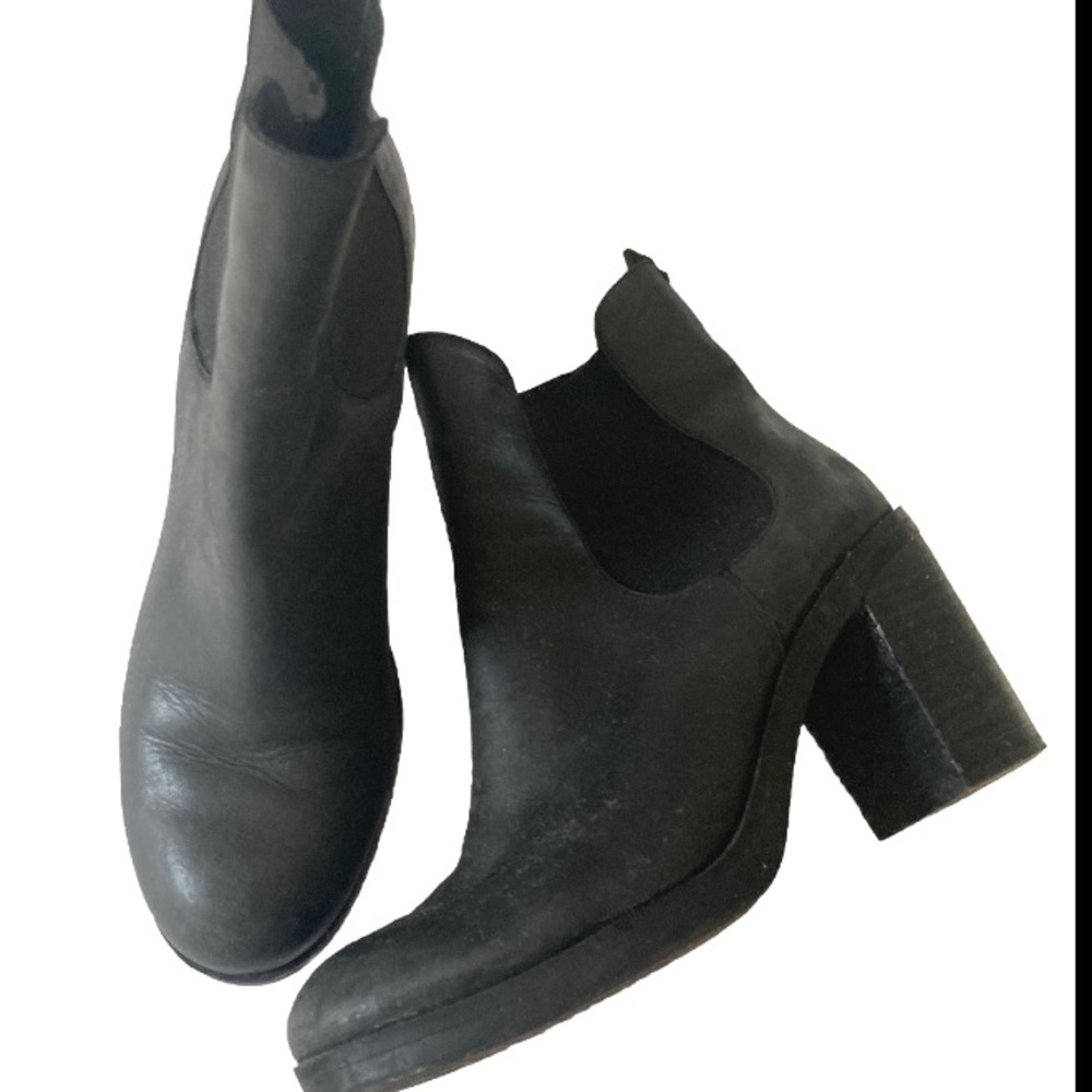 Crown Vintage Black Leather Stack Heel Boots Size 10